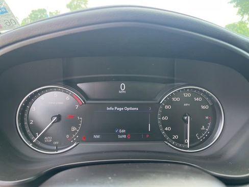 Used 2023 Cadillac XT4 Premium Luxury FWD image 19
