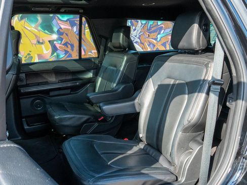 Used 2018 Ford Expedition Limited w/ Equipment Group 301A RWD image 24