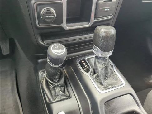 Used 2022 Jeep Wrangler Unlimited Sport AWD/4WD image 11
