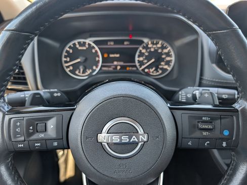 Used 2023 Nissan Rogue SL w/ SL Premium Package image 17