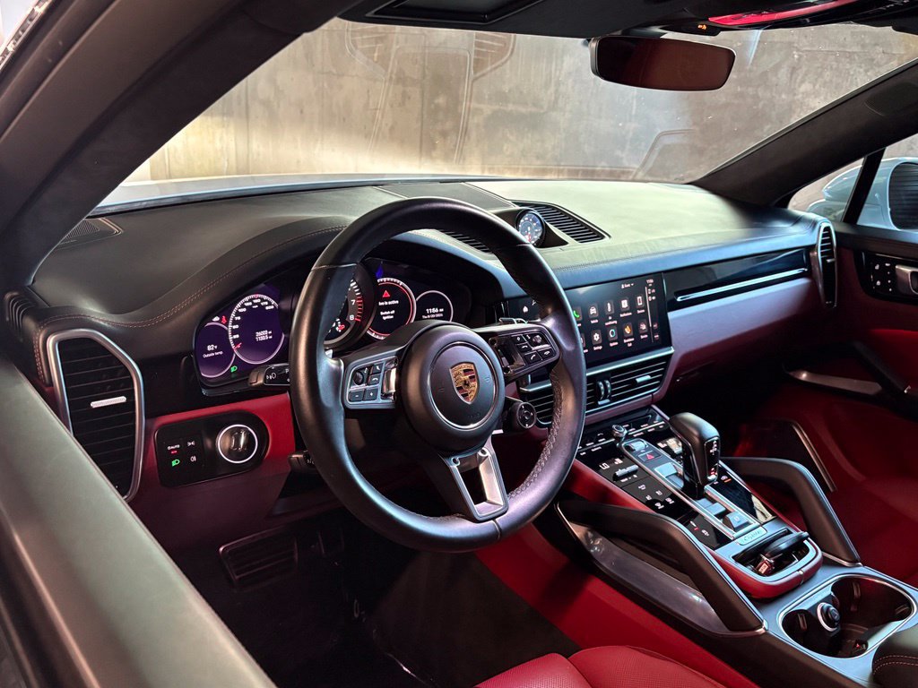 Used 2022 Porsche Cayenne Turbo AWD/4WD image 4