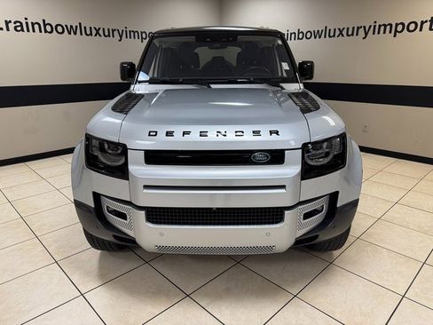 Used 2022 Land Rover Defender 110 SE image 2