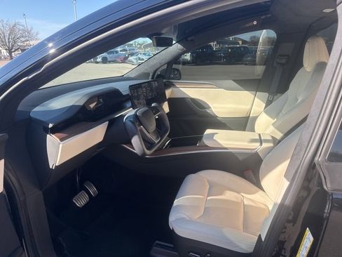 Used 2022 Tesla Model X image 20