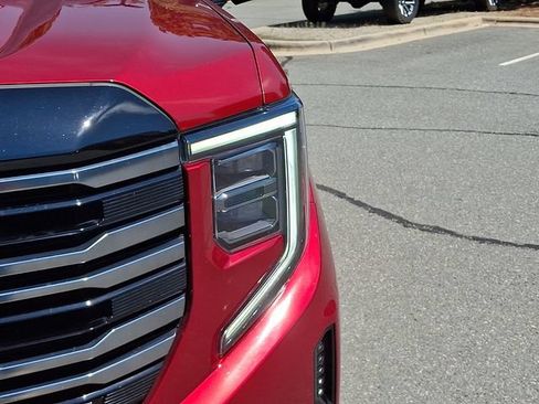 Used 2025 GMC Sierra 1500 AT4 w/ AT4 Premium Package AWD/4WD image 9
