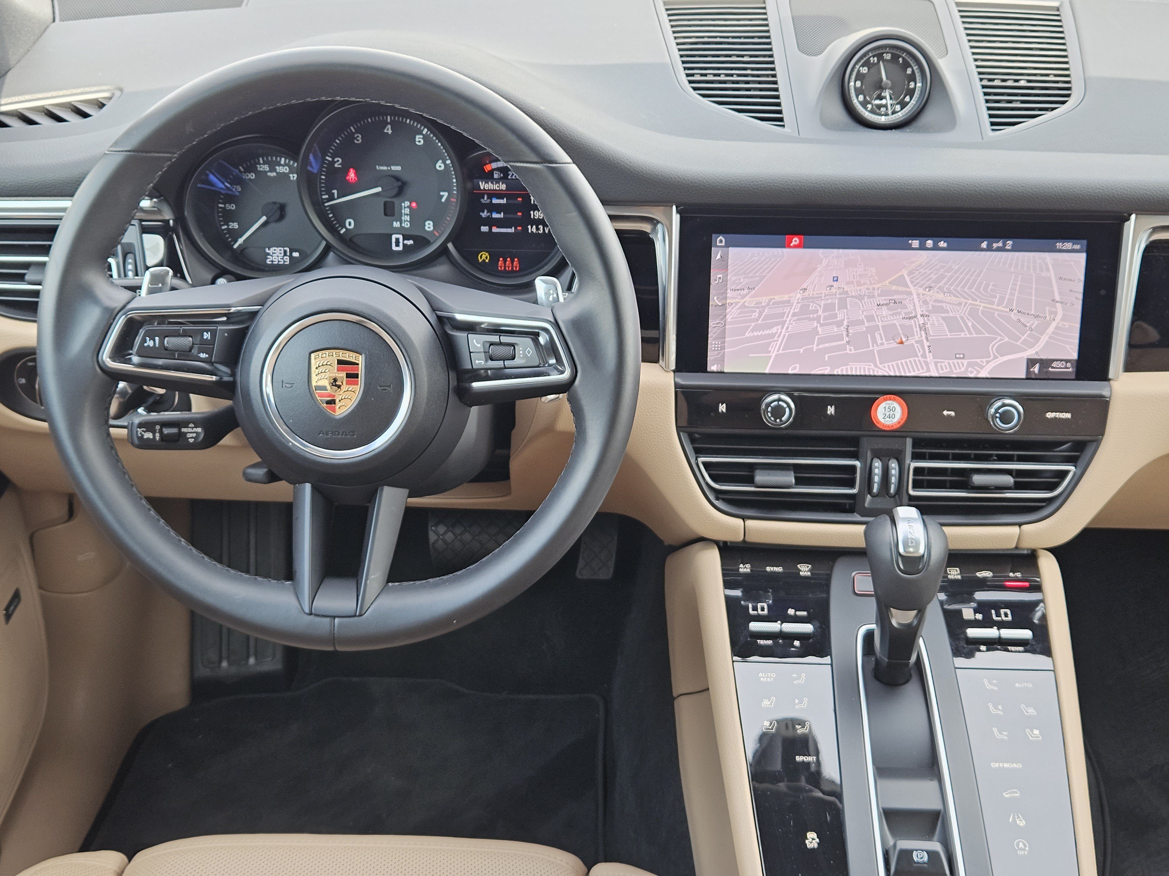Certified 2026 Porsche Macan AWD/4WD image 25
