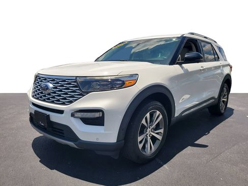 Used 2020 Ford Explorer Platinum w/ Premium Technology Package AWD/4WD image 2