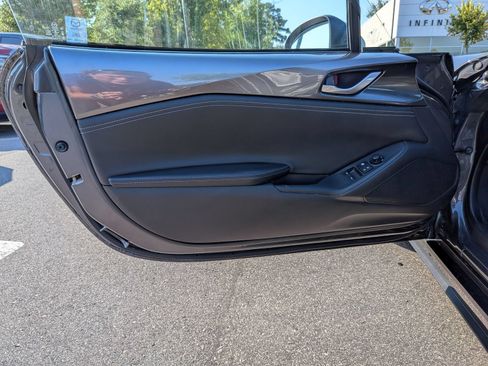 Used 2023 MAZDA MX-5 Miata Grand Touring RWD image 12