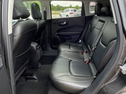 Used 2018 Jeep Compass Limited w/ Navigation Group AWD/4WD image 32