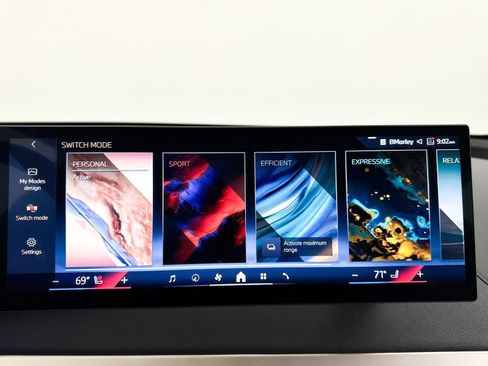 Used 2024 BMW iX xDrive50 w/ Premium Package image 10