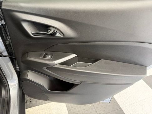 New 2026 Chevrolet Trax LS w/ LS Convenience Package FWD image 24