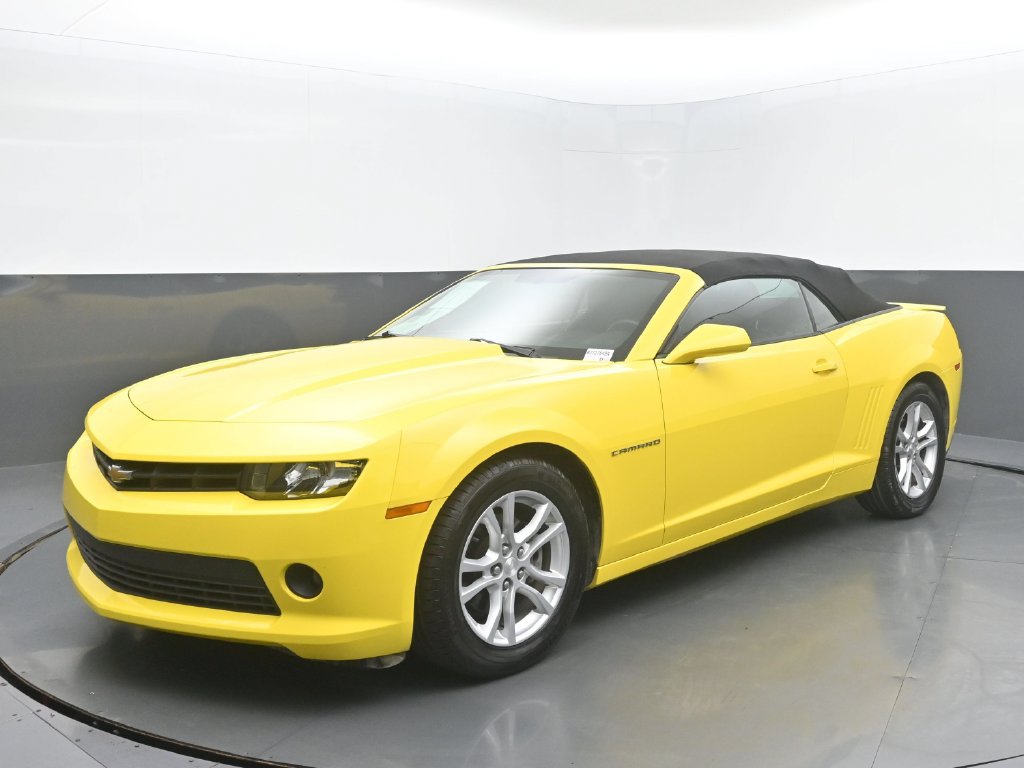 Used 2015 Chevrolet Camaro LT RWD image 1