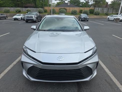 Used 2025 Toyota Camry LE FWD image 2