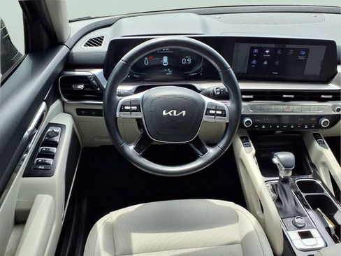 Used 2025 Kia Telluride S AWD/4WD image 3