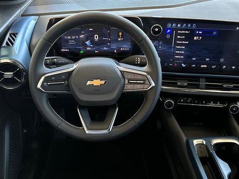 New 2026 Chevrolet Equinox EV LT image 16