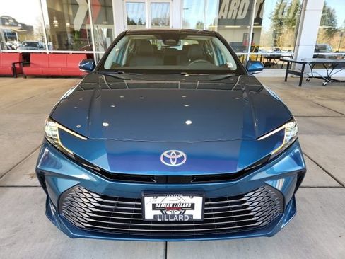 Certified 2025 Toyota Camry XLE image 5