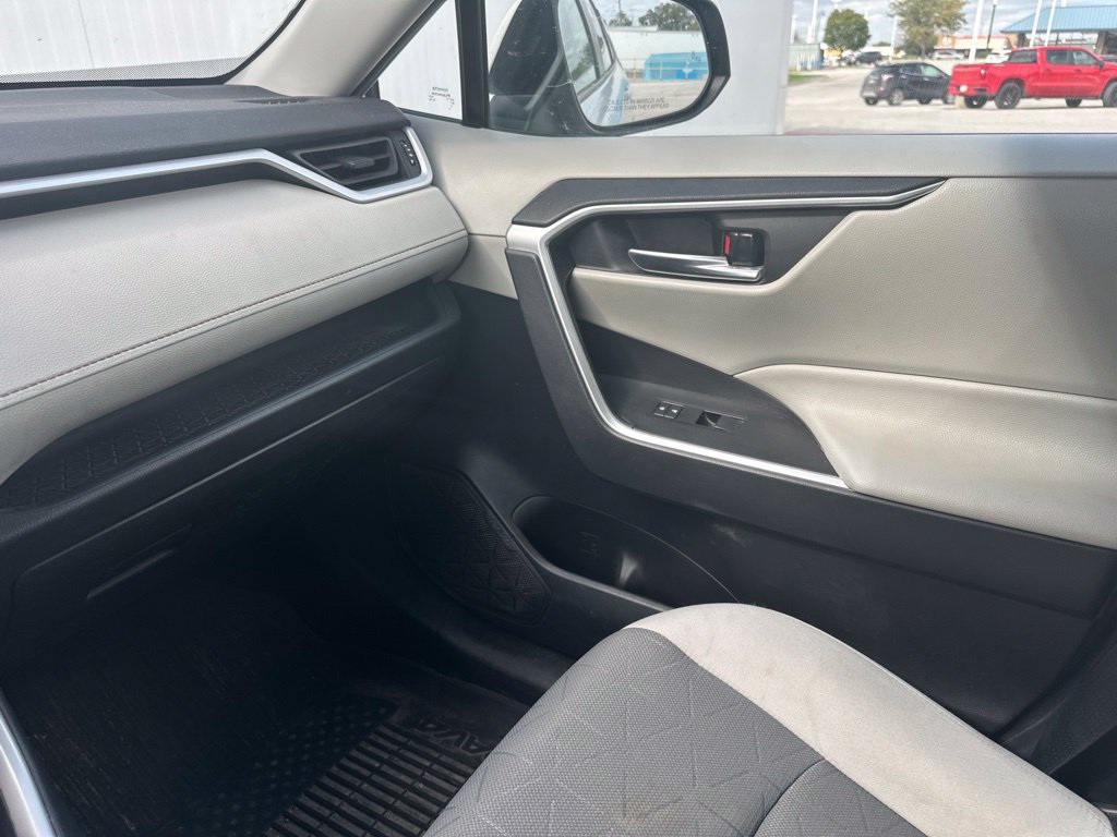 Used 2021 Toyota RAV4 XLE w/ Carpet Mat Package (TMS) AWD/4WD image 52