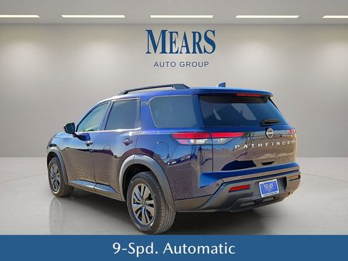 Used 2024 Nissan Pathfinder SV image 4