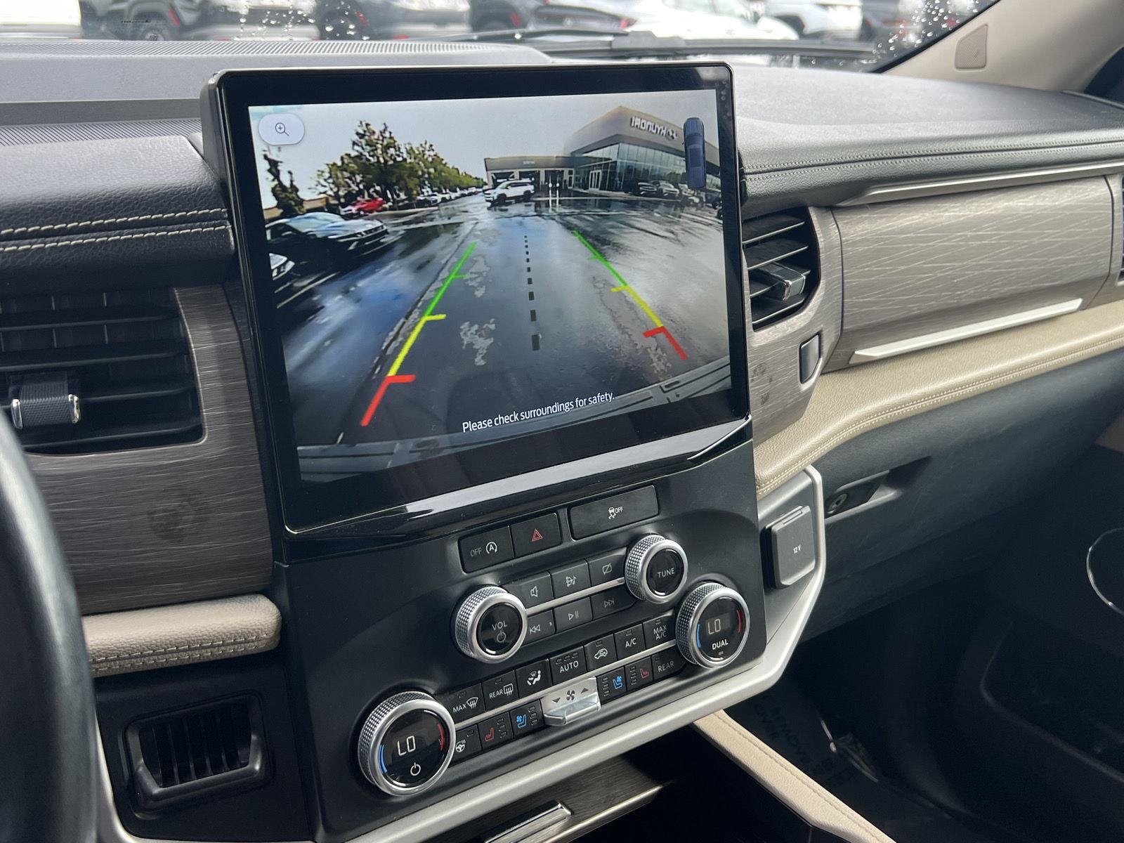 Used 2024 Ford Expedition Limited AWD/4WD image 8