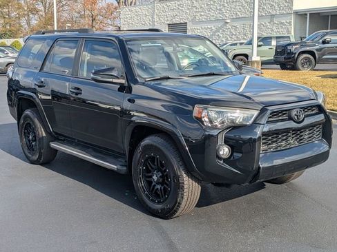 Used 2018 Toyota 4Runner SR5 Premium image 2