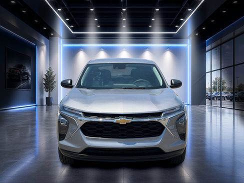 Used 2025 Chevrolet Trax LS FWD image 5