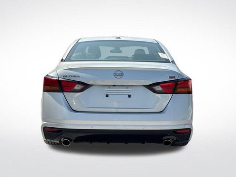 Used 2025 Nissan Altima 2.5 SR FWD image 4