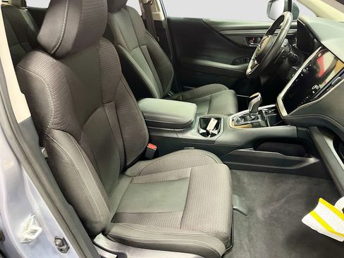 Used 2025 Subaru Outback Premium image 27