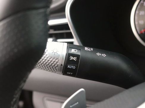 Used 2025 Genesis G70 2.5T image 24