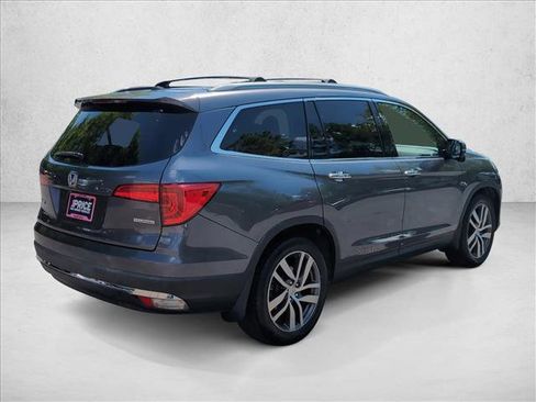 Used 2017 Honda Pilot Touring image 5