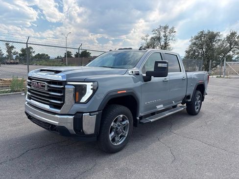 Used 2025 GMC Sierra 3500 SLE w/ SLE Value Package AWD/4WD image 2