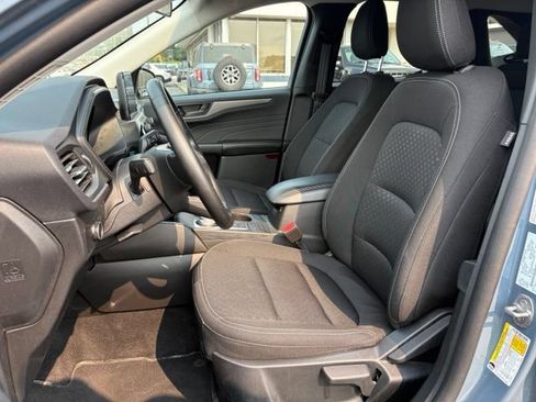 Used 2025 Ford Escape Active AWD/4WD image 19