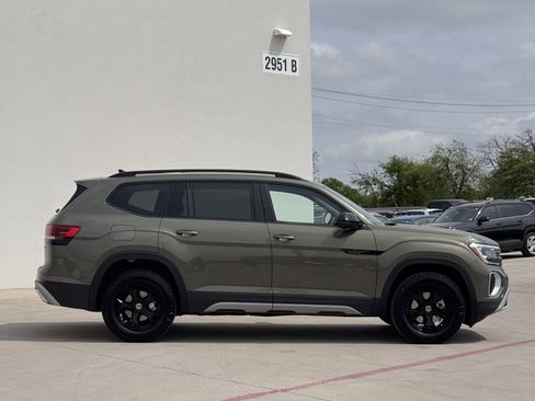New 2026 Volkswagen Atlas Peak Edition AWD/4WD image 2