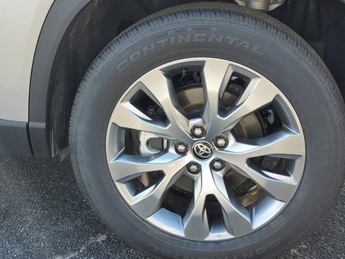 Used 2024 Toyota Grand Highlander Limited image 5