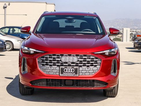 Used 2025 Audi Q5 Premium w/ Convenience Package AWD/4WD image 2