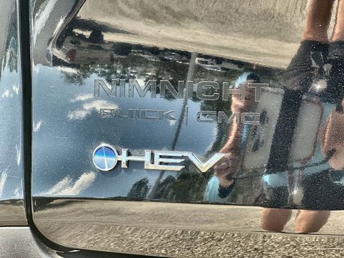 Used 2025 Toyota Sienna XLE image 33