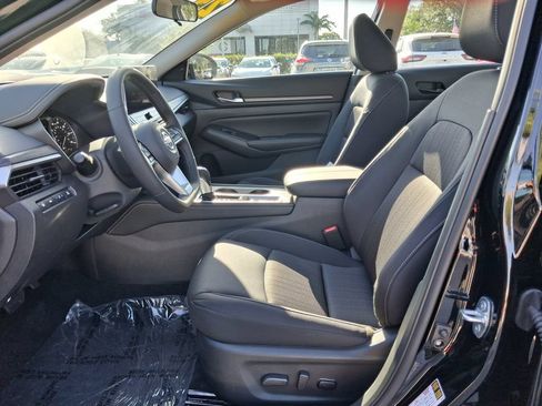 Used 2025 Nissan Altima 2.5 SV w/ SV Premium Package FWD image 14