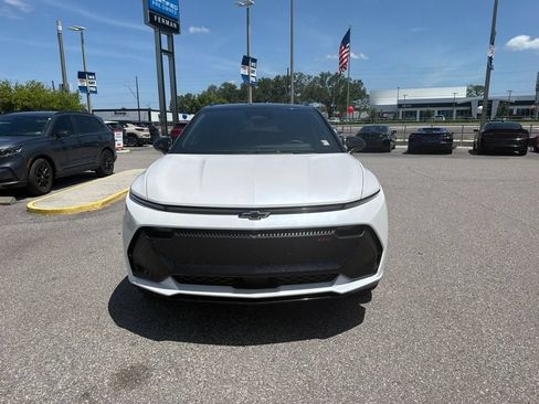 Certified 2024 Chevrolet Equinox EV RS FWD image 14