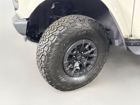 Used 2025 Ford Bronco Raptor AWD/4WD image 38