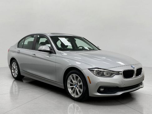Used 2017 BMW 320i xDrive Sedan image 1