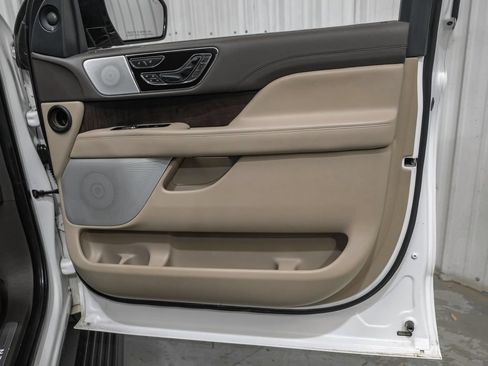 Used 2022 Lincoln Navigator L Reserve AWD/4WD image 47