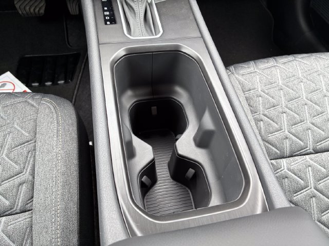New 2026 Nissan Kicks SV w/ Charging Package FWD image 18