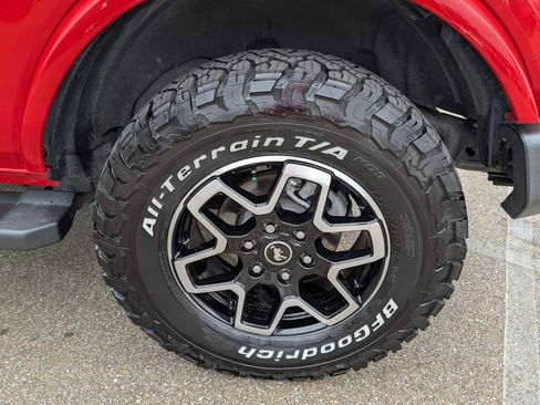 Used 2023 Ford Bronco Outer Banks image 32