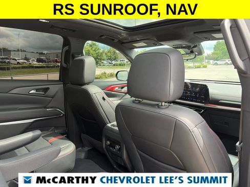 Used 2024 Chevrolet Traverse RS FWD image 37