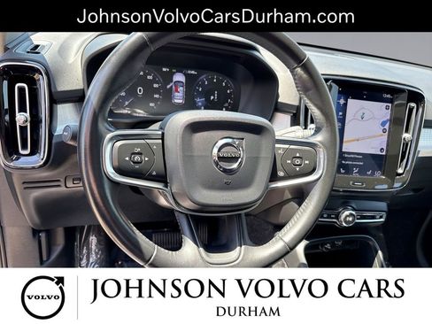Used 2019 Volvo XC40 T5 Momentum AWD/4WD image 11