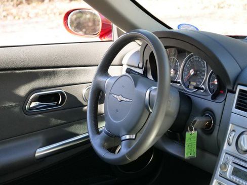Used 2006 Chrysler Crossfire Limited image 29