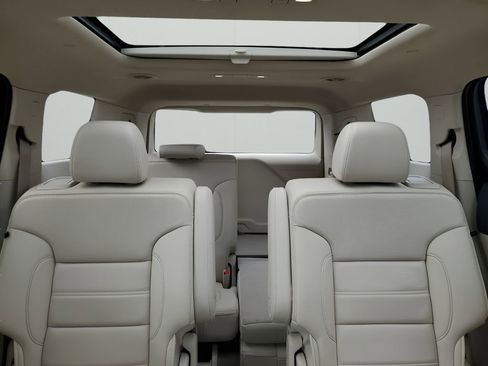 Used 2023 GMC Acadia Denali w/ Denali Technology Package image 45