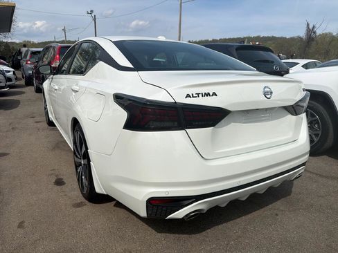 Used 2020 Nissan Altima 2.5 SR w/ Premium Package FWD image 16