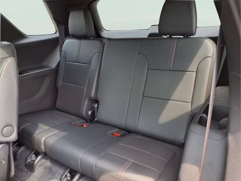 Used 2023 Chevrolet Traverse RS AWD/4WD image 24
