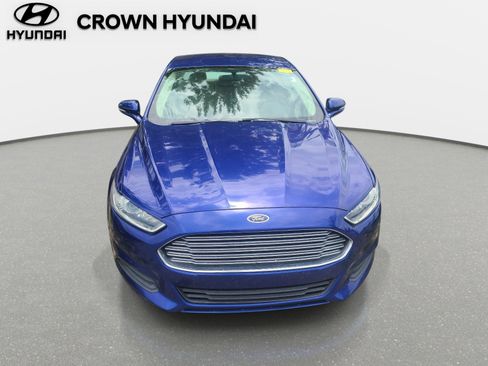 Used 2016 Ford Fusion SE FWD image 2