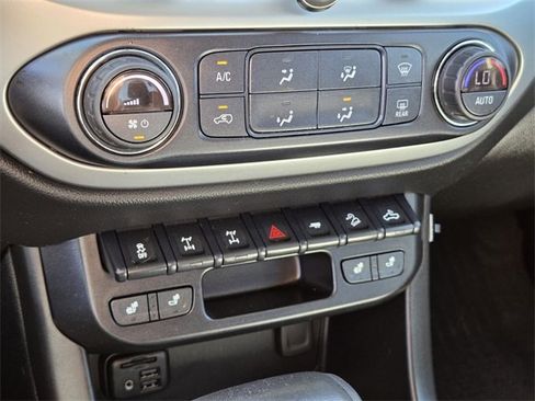 Certified 2021 Chevrolet Colorado ZR2 w/ Colorado ZR2 Bison Edition image 22