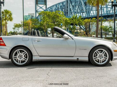 Used 2003 Mercedes-Benz SLK 32 AMG image 9